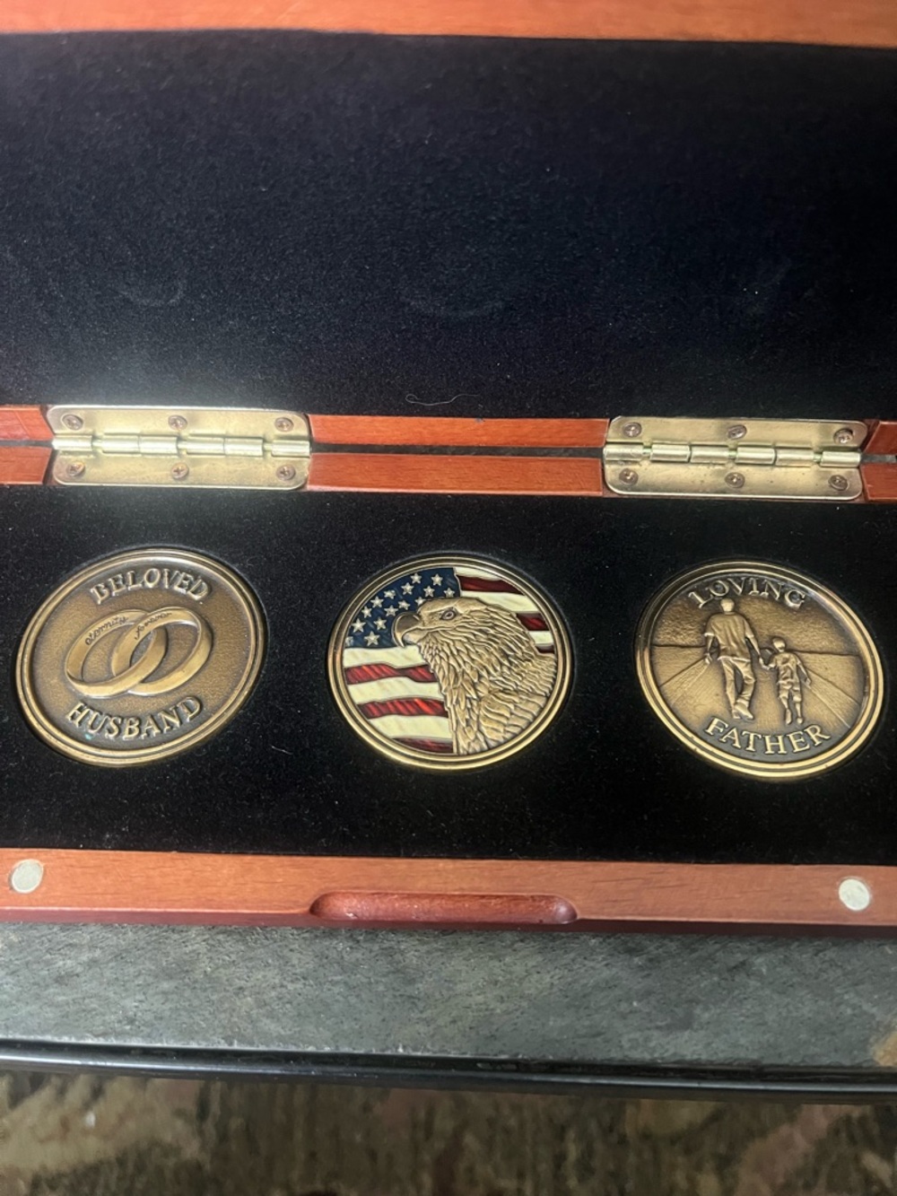 Commemorative Batesville Lifestories Medallion Case-Bronze